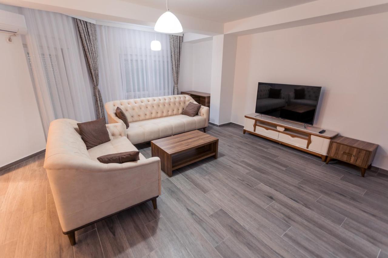 City Hotel Урошевац Экстерьер фото