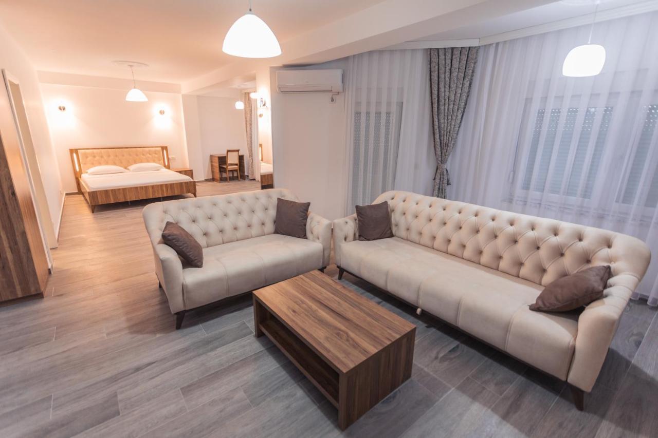 City Hotel Урошевац Экстерьер фото
